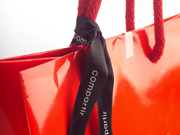 etiquetas de tela , etiquetas bordadas ,  etiquetas estampadas , cintas impresas y cintas personalizadas, ropa, etiquetas para ropa, madrid, dis