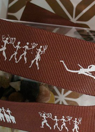 etiquetas de tela , etiquetas bordadas ,  etiquetas estampadas , cintas impresas y cintas personalizadas, ropa, etiquetas para ropa, madrid, dis