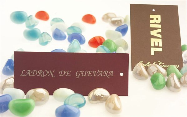 etiquetas de tela , etiquetas bordadas ,  etiquetas estampadas , cintas impresas y cintas personalizadas, ropa, etiquetas para ropa, madrid, dis