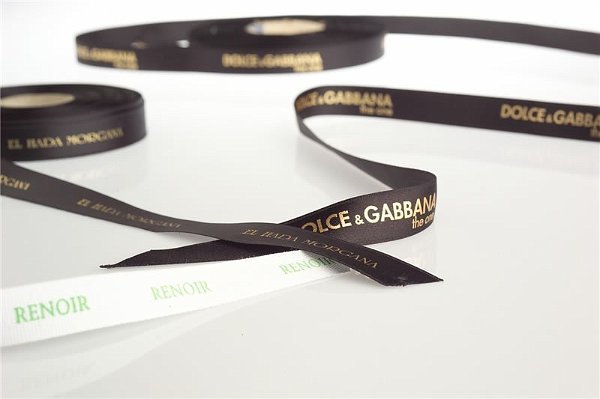 etiquetas de tela , etiquetas bordadas ,  etiquetas estampadas , cintas impresas y cintas personalizadas, ropa, etiquetas para ropa, madrid, dis