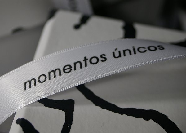 etiquetas de tela , etiquetas bordadas ,  etiquetas estampadas , cintas impresas y cintas personalizadas, ropa, etiquetas para ropa, madrid, dis