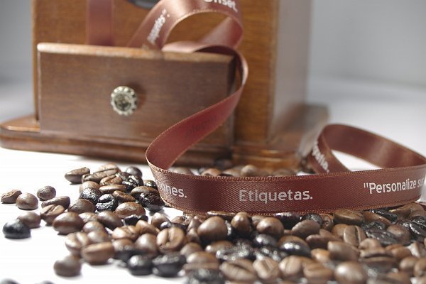 etiquetas de tela , etiquetas bordadas ,  etiquetas estampadas , cintas impresas y cintas personalizadas, ropa, etiquetas para ropa, madrid, dis