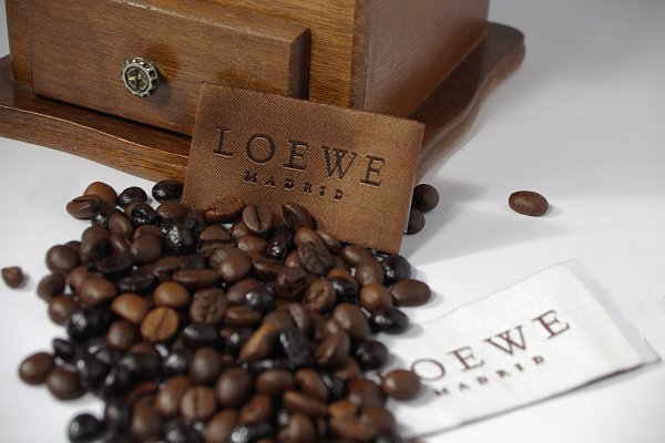 etiquetas de tela , etiquetas bordadas ,  etiquetas estampadas , cintas impresas y cintas personalizadas, ropa, etiquetas para ropa, madrid, dis